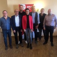 Die neue Vorstandschaft des AfA-Bezirks Oberpfalz: Andreas Pörrer, Thomas Rudner, Jörg Jäger, Vorsitzende Anna Gmeiner, Bruno Lehmeier, Patrick Bulling, Holger Joschko.